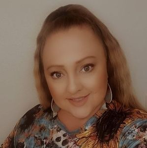 Meet your Posher, Misti